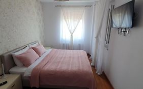 John'S Apartment